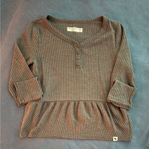 abercrombie kids Gray Waffle Henley Peplum Long Sleeve Top